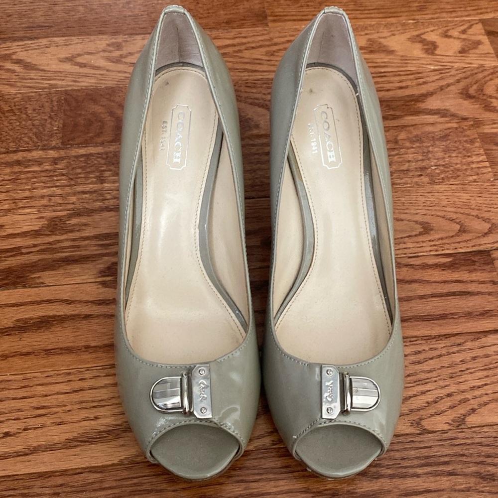 Coach Neutral Peep Toe Pump  Sz 7.5